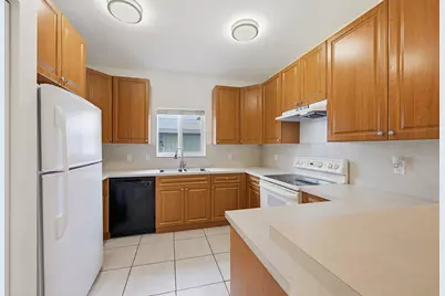 911 NE 12th Avenue, Pompano Beach, FL 33060 - Photo 11