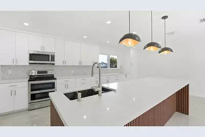 21020 Highland Lakes Boulevard, Miami, FL 33179 - Photo 9