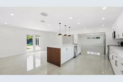 21020 Highland Lakes Boulevard, Miami, FL 33179 - Photo 15