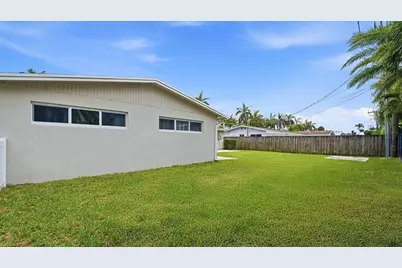 21020 Highland Lakes Boulevard, Miami, FL 33179 - Photo 43