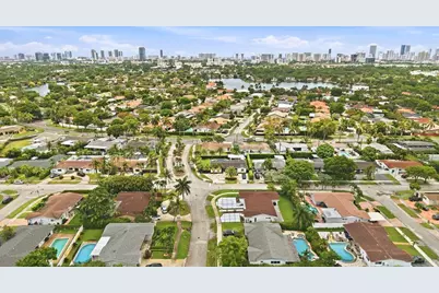 21020 Highland Lakes Boulevard, Miami, FL 33179 - Photo 59