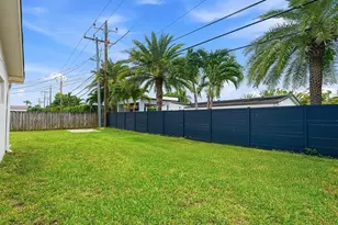 21020 Highland Lakes Blvd, Miami, FL 33179 - Photo 43