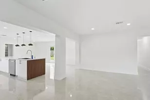 21020 Highland Lakes Blvd, Miami, FL 33179 - Photo 3