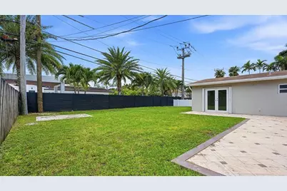 21020 Highland Lakes Boulevard, Miami, FL 33179 - Photo 47