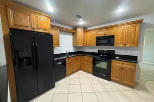 817 S B St, Lake Worth Beach, FL 33460 - Photo 3