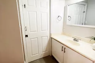 235 City View Dr, Fort Lauderdale, FL 33311 - Photo 9