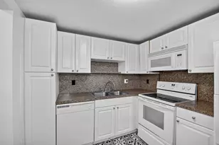 1505 Crescent Circle, Lake Park, FL 33403 - Photo 3