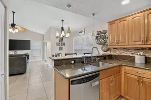 2640 Millwood Ct, Davie, FL 33328 - Photo 15