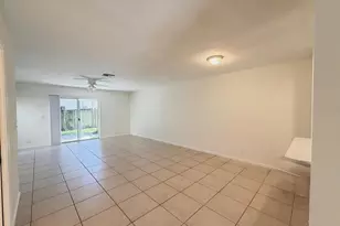 910 Summit Lake Dr, West Palm Beach, FL 33406 - Photo 3