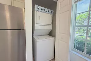 910 Summit Lake Dr, West Palm Beach, FL 33406 - Photo 19