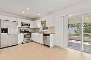 772 SE Thornhill Dr, Port Saint Lucie, FL 34983 - Photo 3