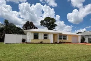 772 SE Thornhill Dr, Port Saint Lucie, FL 34983 - Photo 1