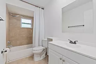 772 SE Thornhill Dr, Port Saint Lucie, FL 34983 - Photo 9