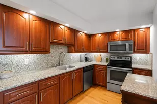 625 Oaks Dr, Pompano Beach, FL 33069 - Photo 3