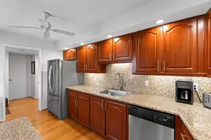 625 Oaks Dr, Pompano Beach, FL 33069 - Photo 3