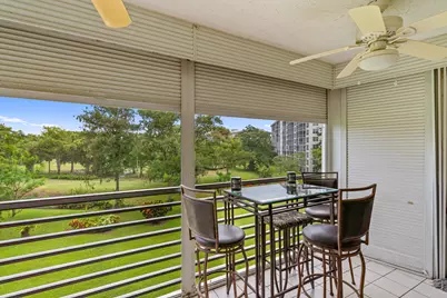 625 Oaks Drive #405, Pompano Beach, FL 33069 - Photo 19