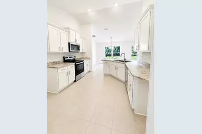 2801 E Louise Circle, Port Saint Lucie, FL 34953 - Photo 7