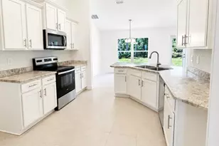 2801 E Louise Circle, Port Saint Lucie, FL 34953 - Photo 7