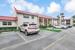 216 Lake Dora Dr, West Palm Beach, FL 33411 - Photo 3