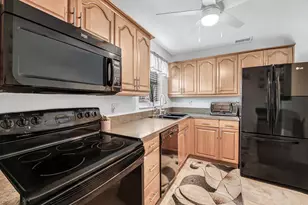 216 Lake Dora Dr, West Palm Beach, FL 33411 - Photo 11
