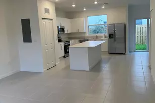 1154 SE 2nd St, Florida City, FL 33034 - Photo 3
