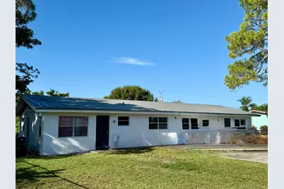 805 S Lake Drive, Fort Pierce, FL 34982 - Photo 1