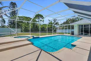 521 Cypress Cir, Tequesta, FL 33469 - Photo 13