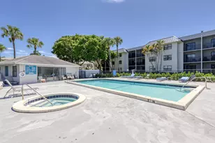 240 SE 10th St, Delray Beach, FL 33483 - Photo 11