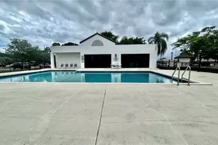 215 Lake Pointe Dr, Oakland Park, FL 33309 - Photo 17