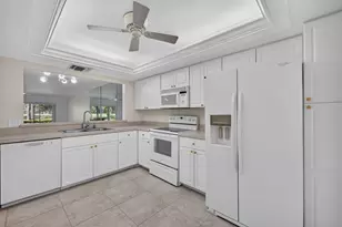 9460 Meadowood Dr, Fort Pierce, FL 34951 - Photo 9
