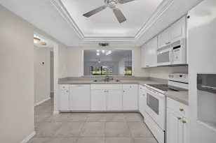 9460 Meadowood Dr, Fort Pierce, FL 34951 - Photo 11
