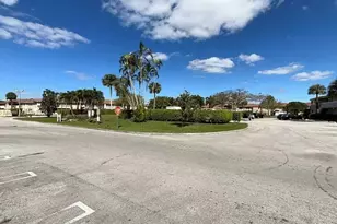 9905 Twin Lakes Dr, Coral Springs, FL 33071 - Photo 5