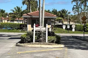 9905 Twin Lakes Dr, Coral Springs, FL 33071 - Photo 3