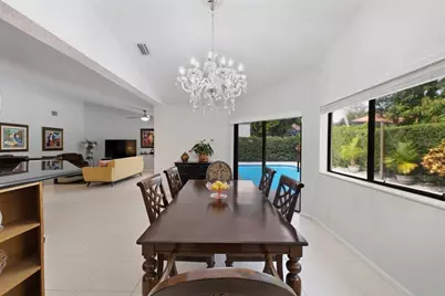 2719 Oak Tree Lane, Oakland Park, FL 33309 - Photo 11