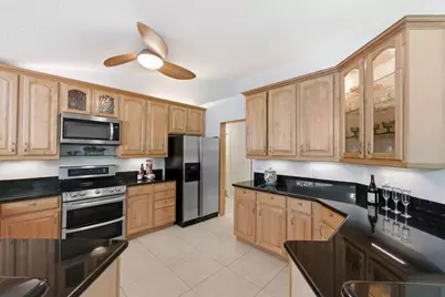 2719 Oak Tree Lane, Oakland Park, FL 33309 - Photo 7