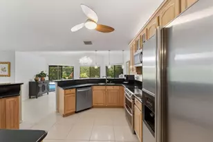 2719 Oak Tree Ln, Oakland Park, FL 33309 - Photo 9