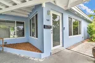 909 SE 16th Pl, Deerfield Beach, FL 33441 - Photo 3