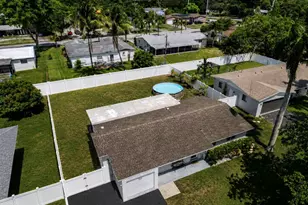 542 NW 47th Ave, Plantation, FL 33317 - Photo 25