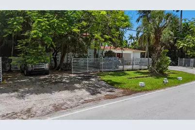 11401 W Biscayne Canal Road, Miami, FL 33161 - Photo 11