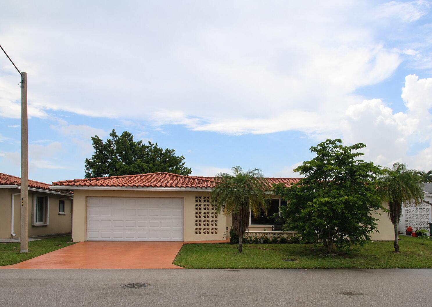 4914 NW 49th Rd - 4914 NW 49th Rd, Tamarac, FL 33319 Luxury Property | Jose Angel Pina