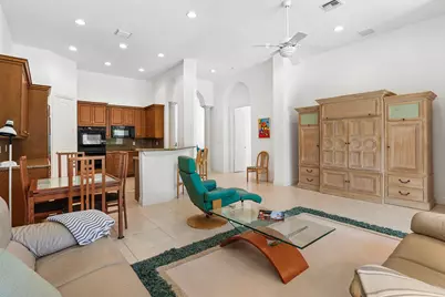 8102 Valhalla Drive, Delray Beach, FL 33446 - Photo 9