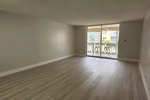 421 NE 14th Ave, Hallandale Beach, FL 33009 - Photo 7