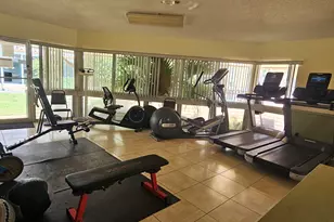 421 NE 14th Ave, Hallandale Beach, FL 33009 - Photo 21
