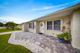 2341 SE West Blackwell Dr, Port Saint Lucie, FL 34952 - Photo 3