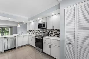 12926 Briarlake Dr, Palm Beach Gardens, FL 33418 - Photo 9