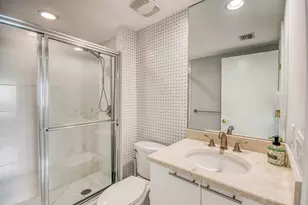 2650 Lake Shore Dr, Riviera Beach, FL 33404 - Photo 21
