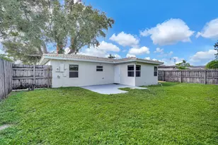 261 NE 45th St, Oakland Park, FL 33334 - Photo 3