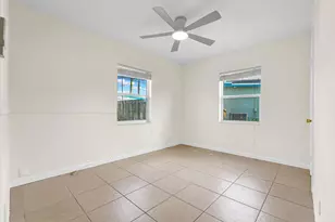 261 NE 45th St, Oakland Park, FL 33334 - Photo 35