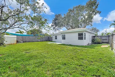 261 NE 45th Street, Oakland Park, FL 33334 - Photo 43