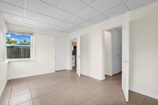 261 NE 45th St, Oakland Park, FL 33334 - Photo 25
